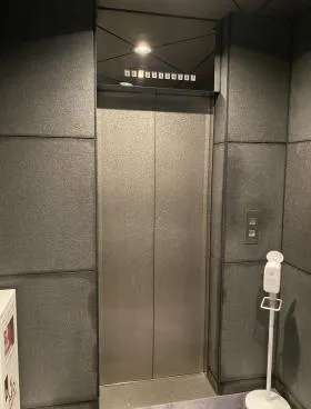 三洋ビルの外観