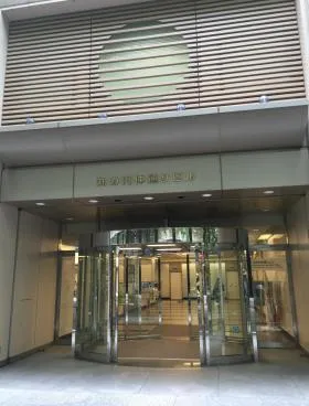 丸の内仲通りビルの外観