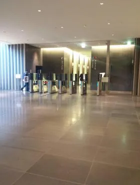 東急キャピトルタワーの外観