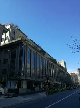 新紀尾井町ビルの外観