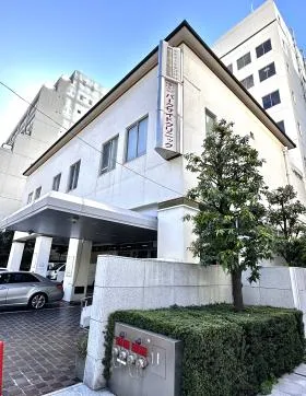 日本女子会館ビルの外観