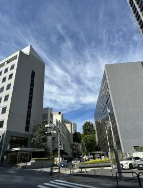 上智紀尾井坂ビルの外観