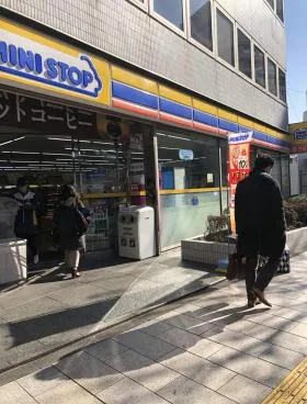 九段サウスサイドスクエア(旧Daiwa九段)ビルの外観