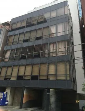 芝ロイヤービルの外観