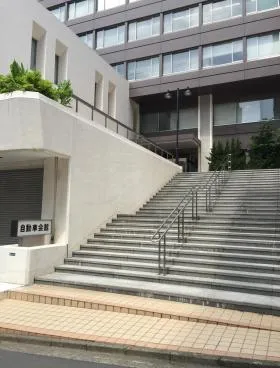 自動車会館の外観