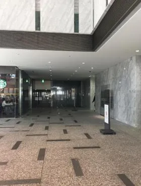 北の丸スクエアの外観