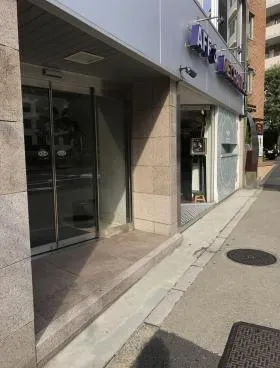 光輪会館ビルの外観