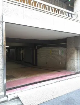 水道橋西口会館ビルの外観