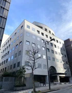 泉館文人通り(旧精糖会館)ビルの外観