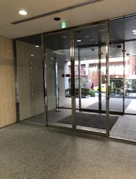 エルフェ四番町ビルの外観