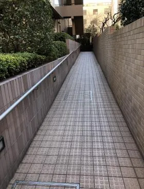 エルフェ四番町ビルの外観