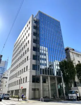 安田シーケンスタワービルの外観