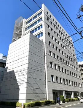 安田シーケンスタワービルの外観