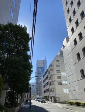 安田シーケンスタワービルの外観