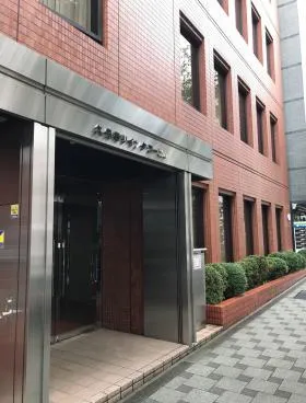 久保寺ツインタワービルの外観