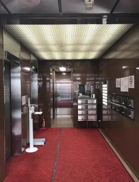 久保寺ツインタワービルの外観