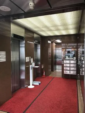 久保寺ツインタワービルの外観