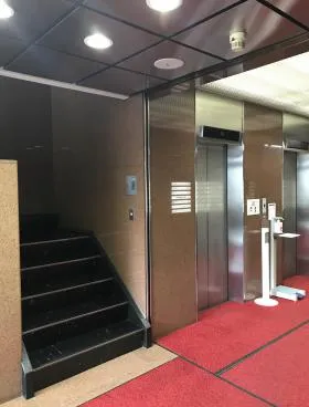 久保寺ツインタワービルの外観