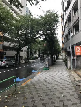 久保寺ツインタワービルの外観