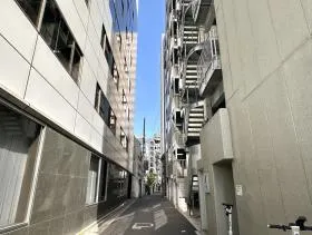 +SHIFT KANDAの外観