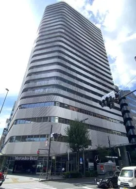 フロンティア新宿タワー(旧TSI新宿タワー)ビルの外観