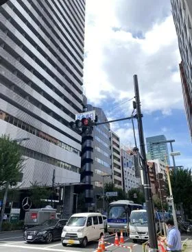 フロンティア新宿タワー(旧TSI新宿タワー)ビルの外観