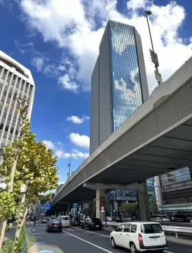 赤坂トラストタワー(東京ワールドゲート赤坂)の外観