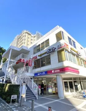 コミュニティースペース目黒ビルの外観