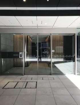 阪急阪神上野御徒町ビルの外観