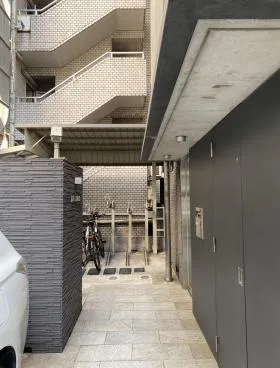 麻布HAUSビルの外観