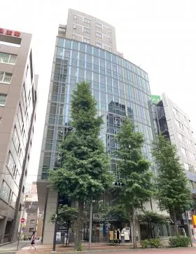 新御茶ノ水アーバントリニティビルの外観