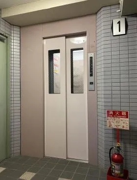 小崎ビルの外観