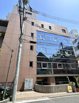 ホンダビルの外観
