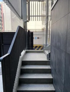 プレンジ代々木(旧 TECROWD PREMIUM YOYOGI)の外観