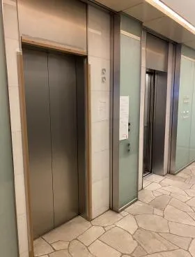 江間忠さくらビルの外観