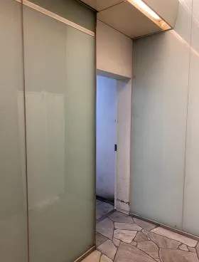 江間忠さくらビルの外観