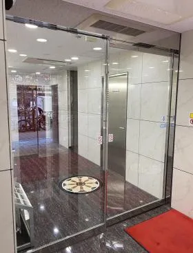 天翔オフィス 新橋赤レンガ通りビルの外観
