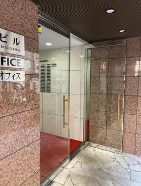 天翔オフィス 新橋赤レンガ通りビルの外観
