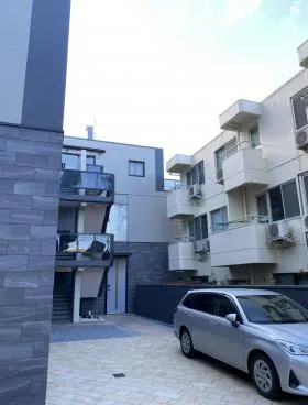 富商ビルの外観