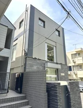 富商ビルの外観