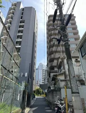 富商ビルの外観