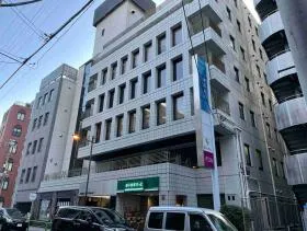 東久ビルの外観