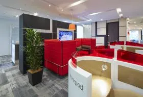 Regus(リージャス)赤坂Kタワービジネスセンターの外観