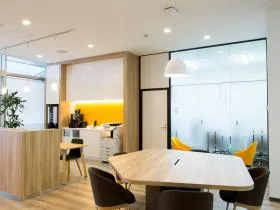 Regus(リージャス)静岡葵タワービジネスセンターの外観