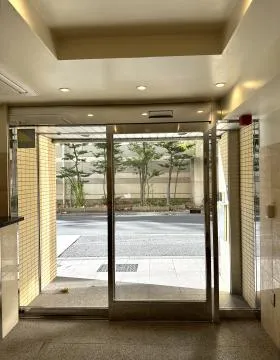 TBM西新橋ビルの外観