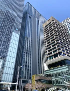 丸の内トラストタワー本館の外観