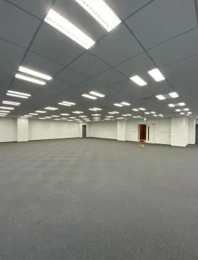 森紙業神田ビルの外観