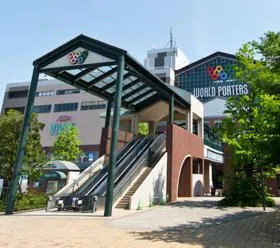 横浜ワールドポーターズの外観