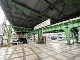 中央・総武線「水道橋駅」東口を出たら右に進む