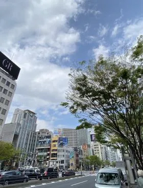 青山フェイスの外観